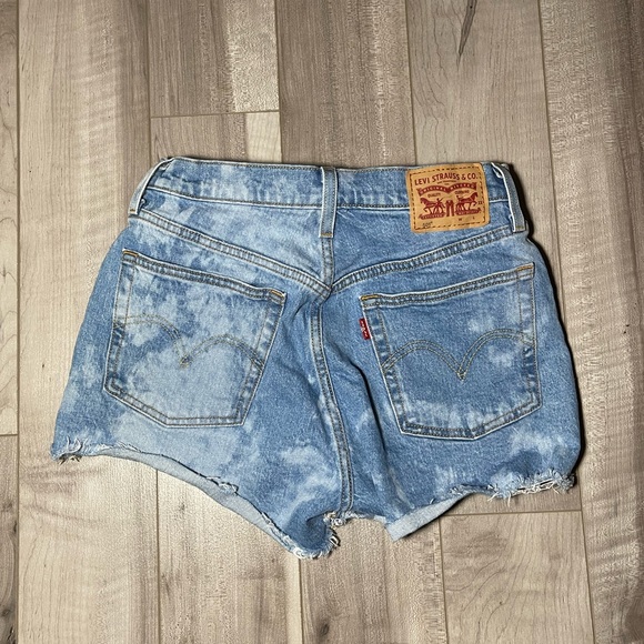 Levi Jean shorts! - Picture 2 of 4